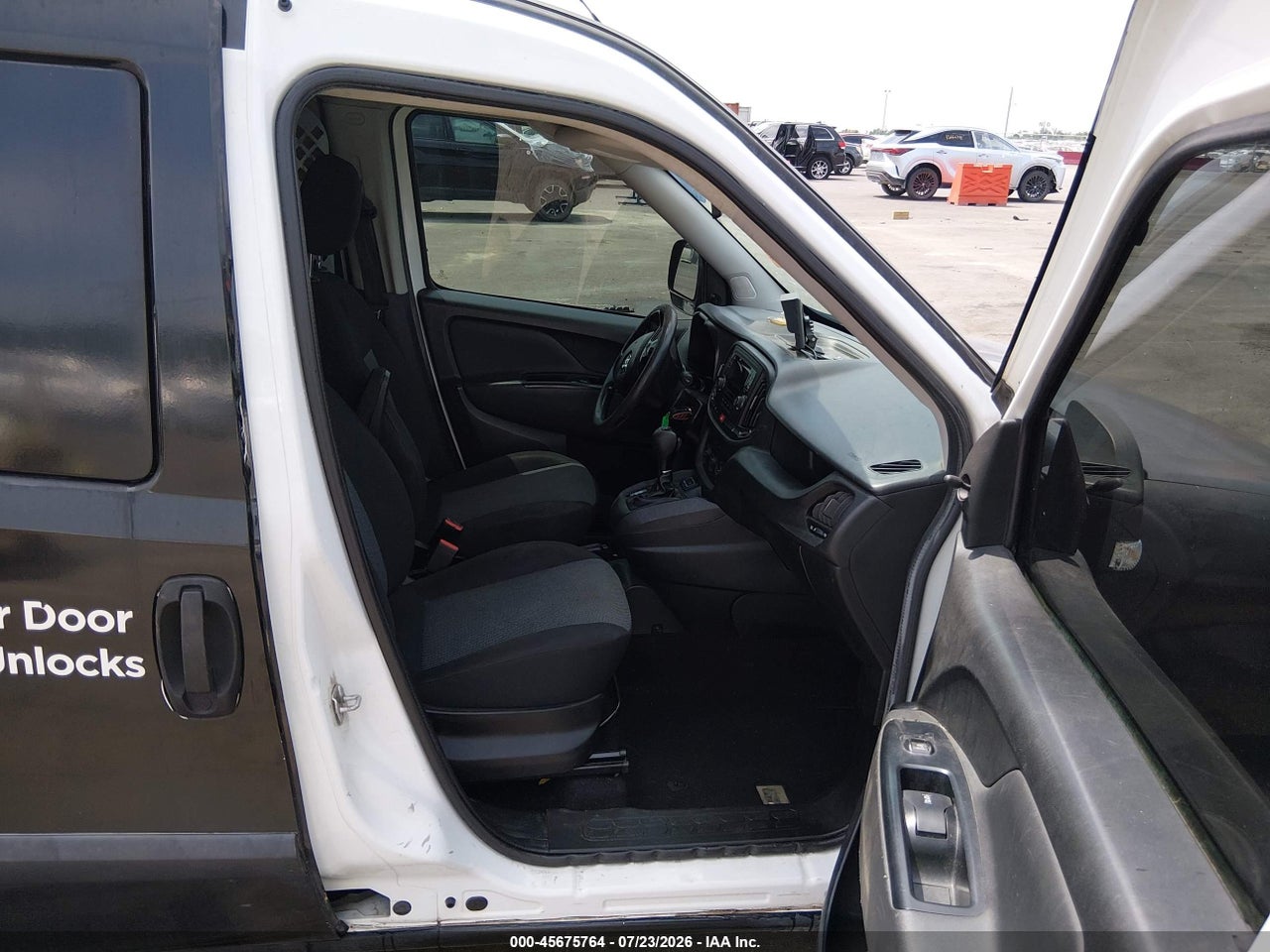 2016 RAM PROMASTER CITY TRADESMAN · 5/11