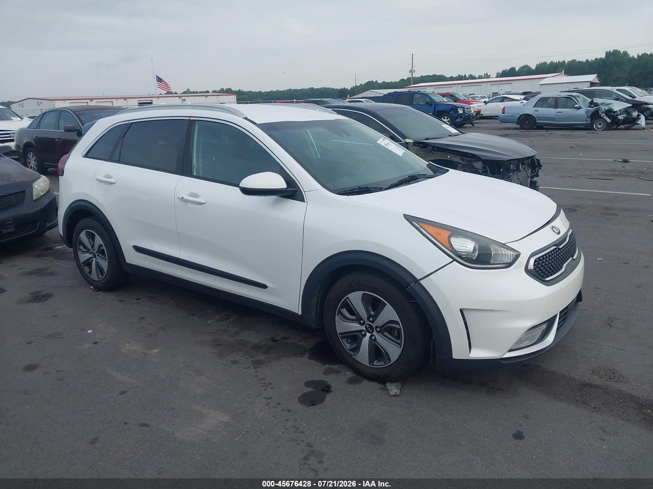 KNDCB3LC6H5****** · 2017 KIA NIRO LX
