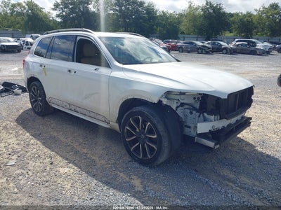 YV4A22PK9J1****** · 2018 VOLVO XC90 T6 MOMENTUM