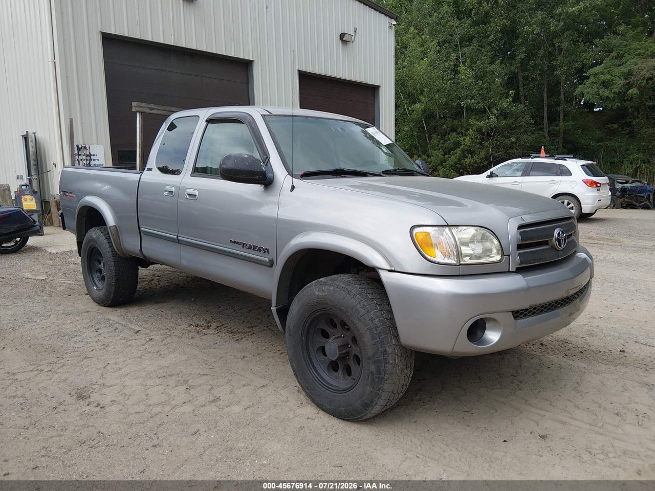 5TBBT44183S****** · 2003 TOYOTA TUNDRA SR5 V8