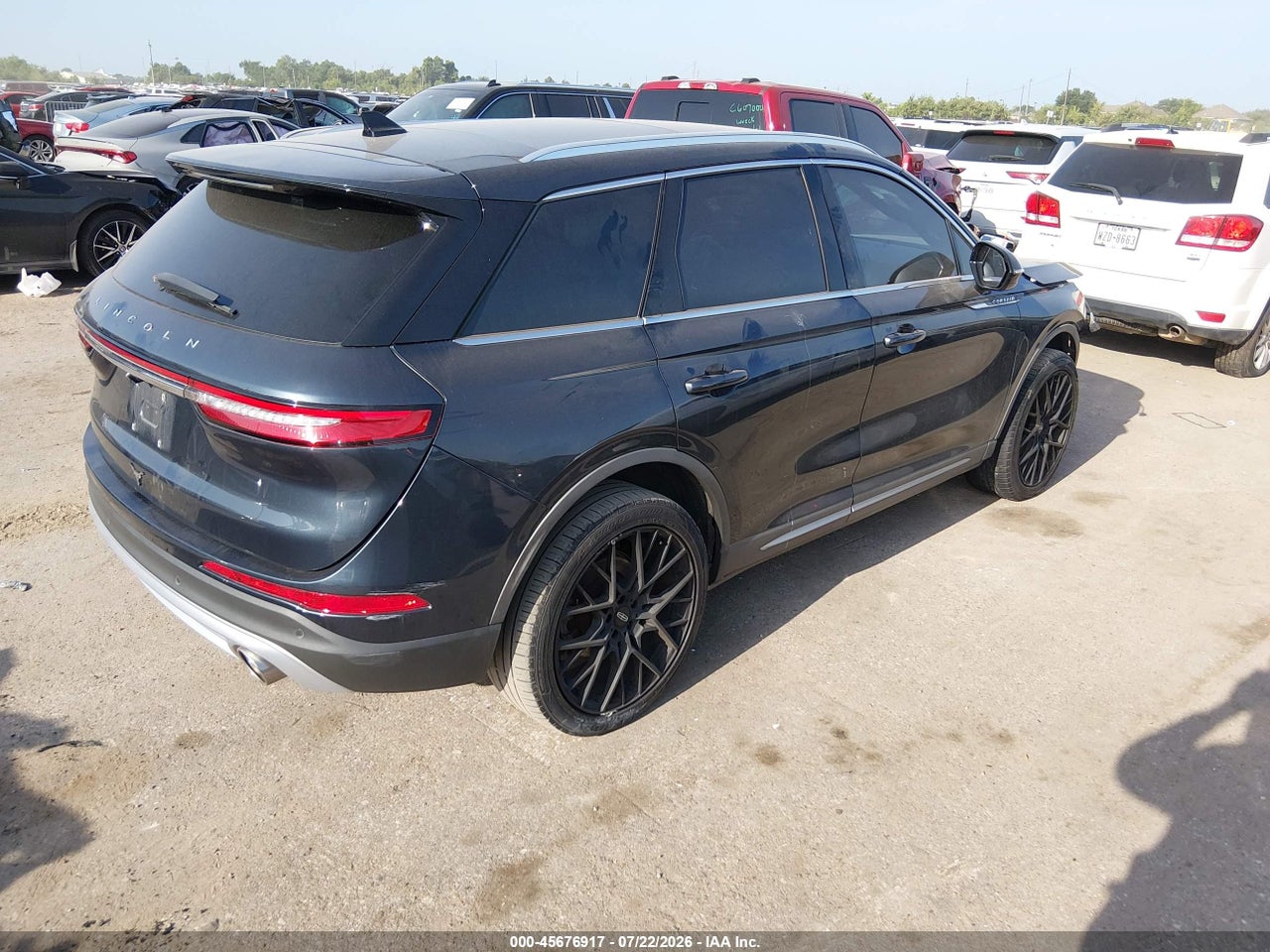 2020 LINCOLN CORSAIR RESERVE · 4/11