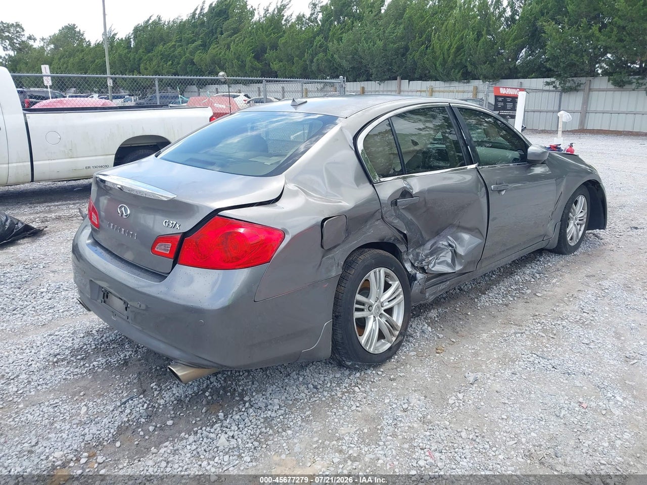 2013 INFINITI G37X · 4/11
