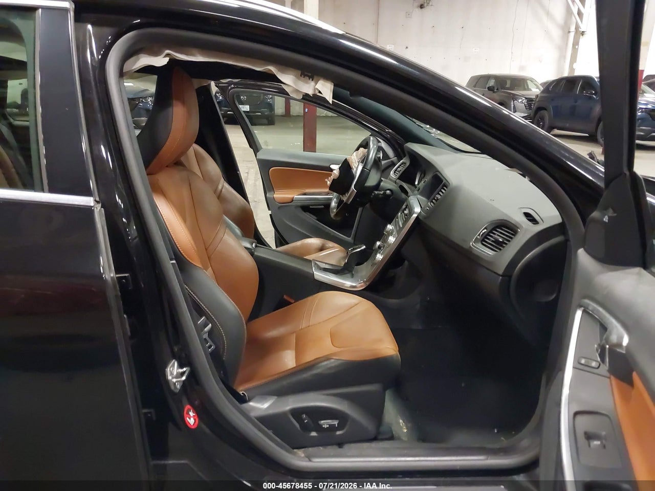 2017 VOLVO V60 T5 PREMIER · 5/11