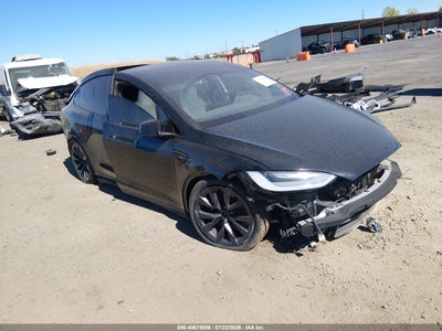 7SAXCBE67NF****** · 2022 TESLA MODEL X PLAID TRI MOTOR ALL-WHEEL DRIVE