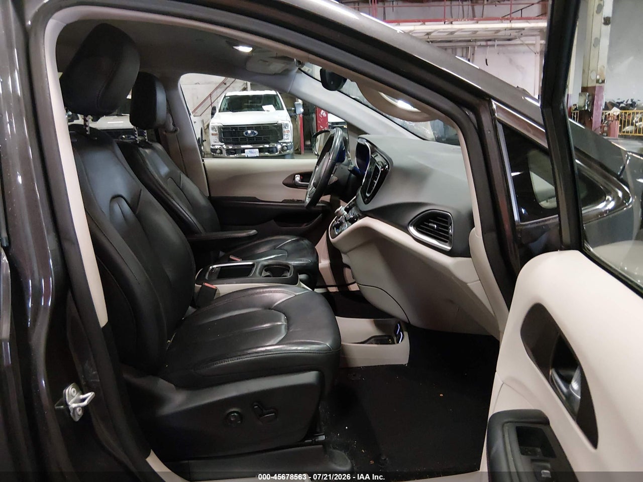 2018 CHRYSLER PACIFICA TOURING L PLUS · 5/10