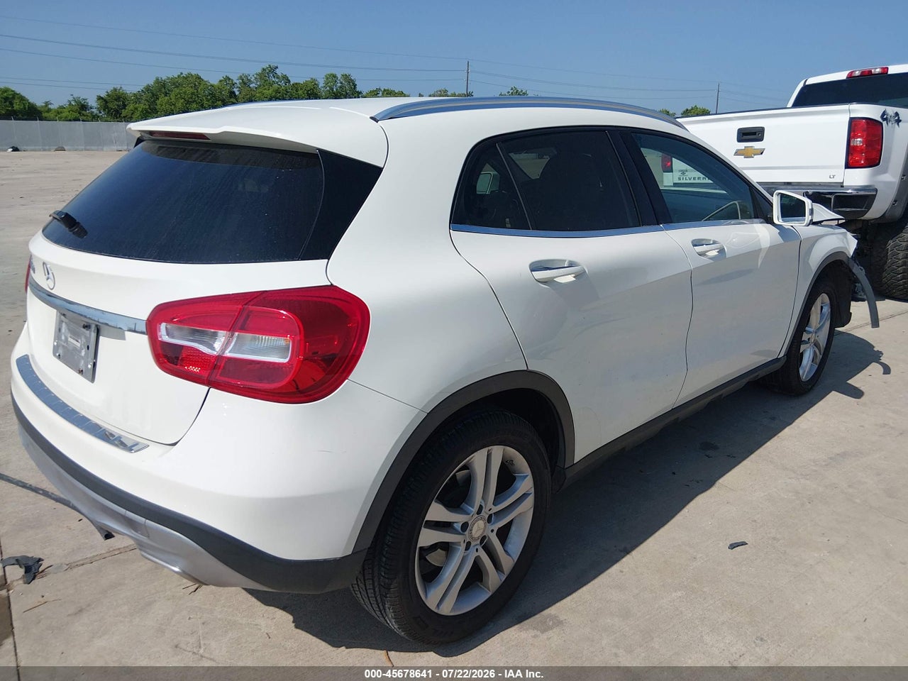 2015 MERCEDES-BENZ GLA 250 · 4/11