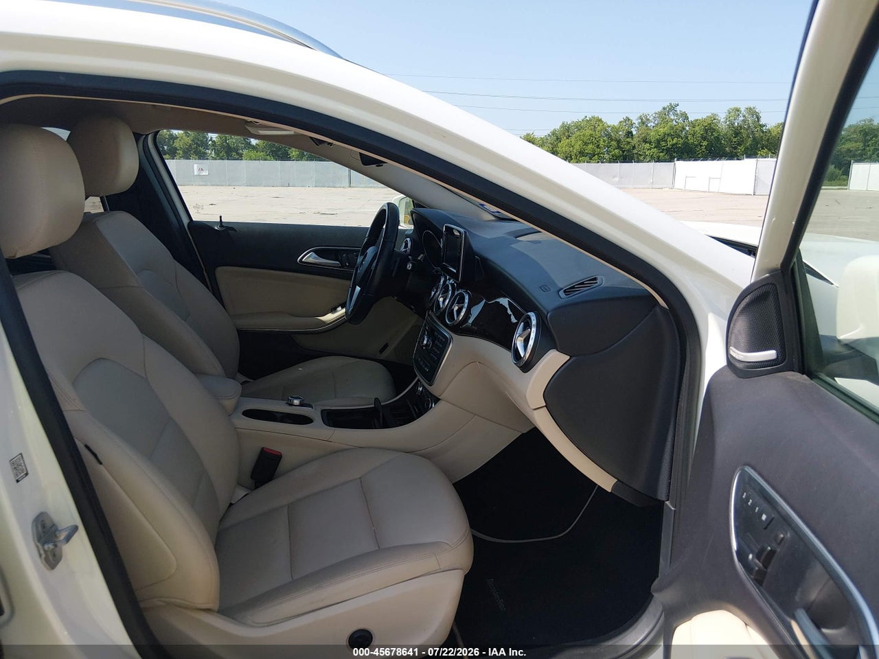 2015 MERCEDES-BENZ GLA 250 · 5/11