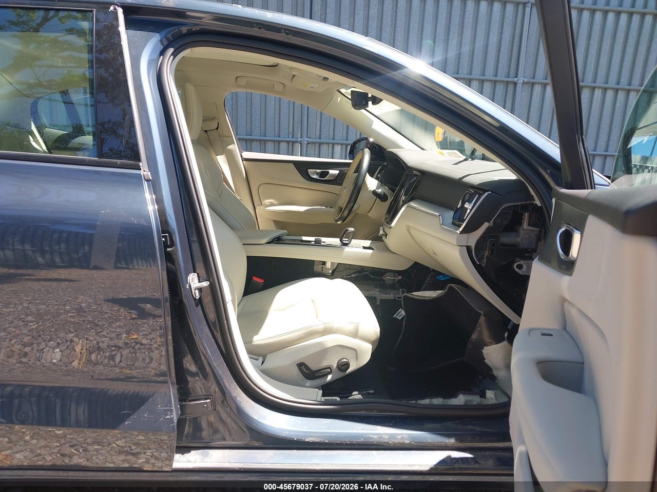 2024 VOLVO S60 B5 CORE DARK THEME · 5/11