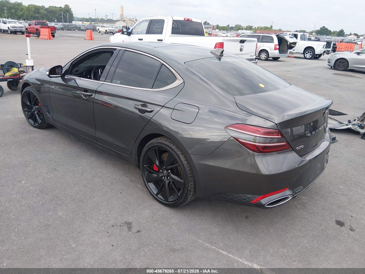 2023 GENESIS G70 3.3T AWD · 3/6