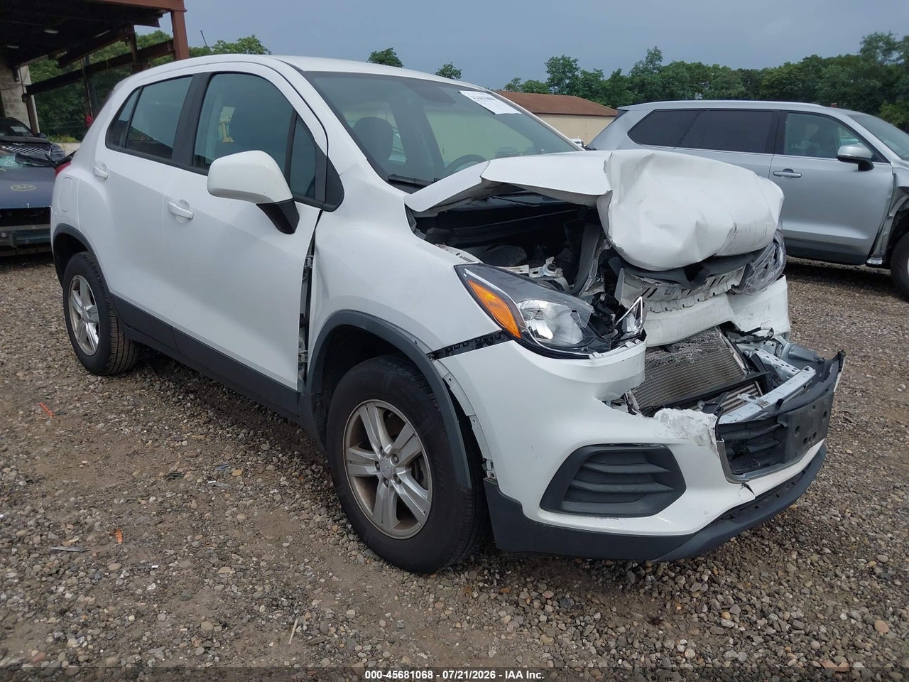3GNCJNSBXKL****** · 2019 CHEVROLET TRAX LS