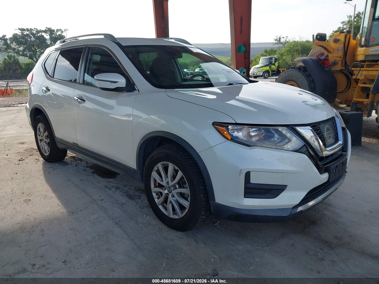 KNMAT2MV1HP****** · 2017 NISSAN ROGUE SV
