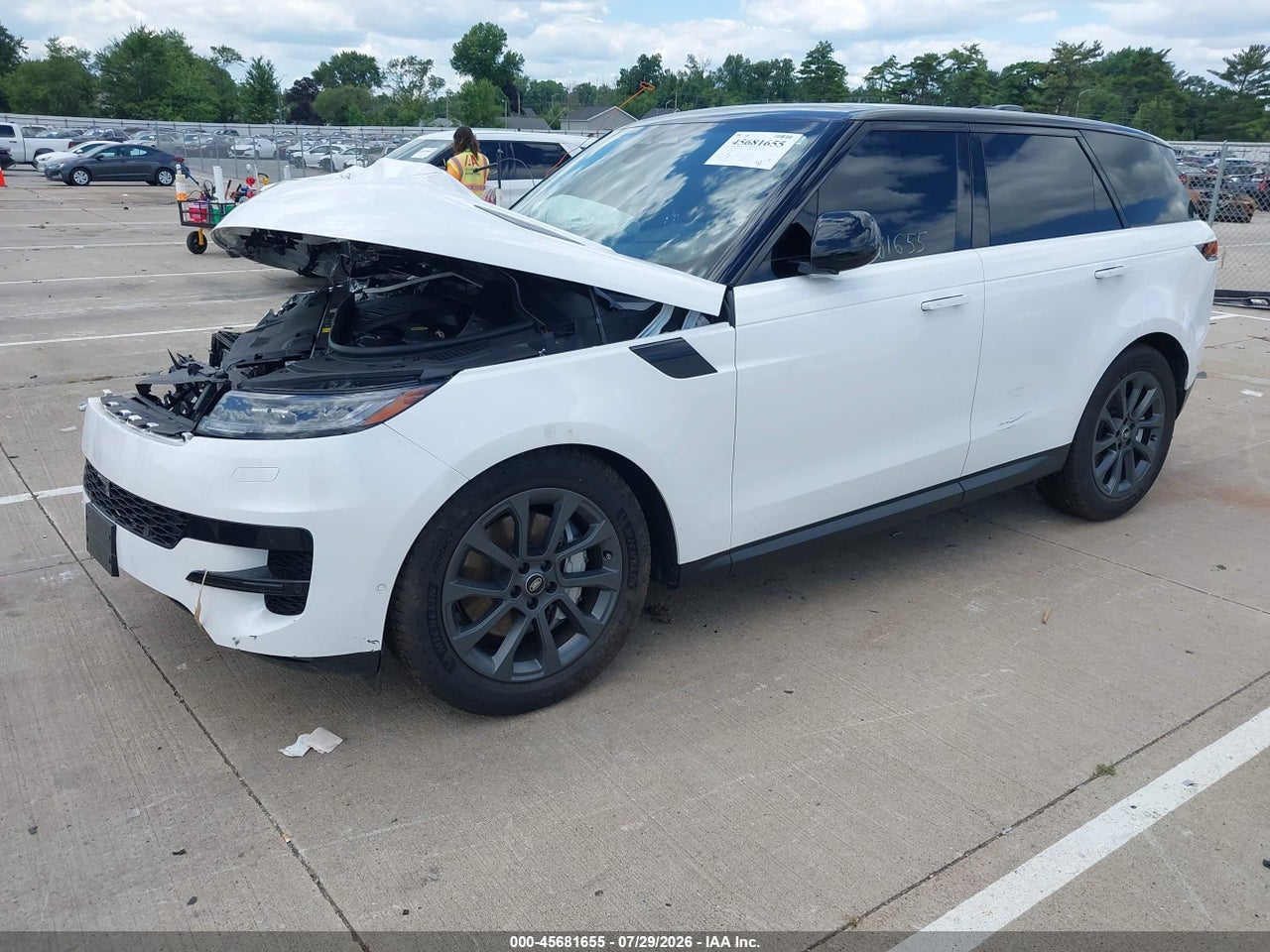 2024 LAND ROVER RANGE ROVER SPORT SE · 2/11