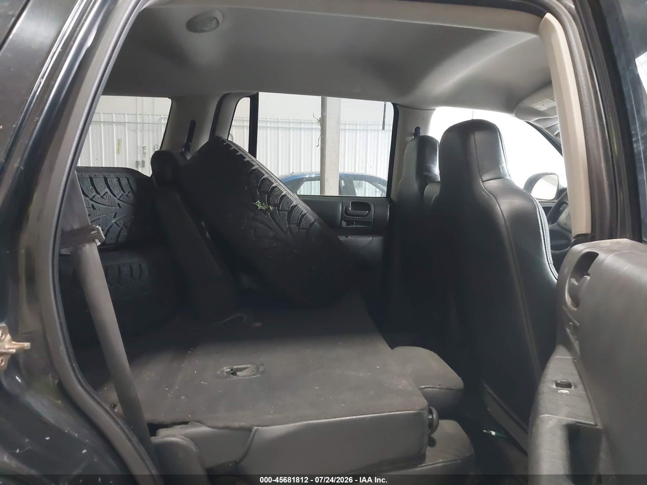 1B8HS38N02F****** · 2002 DODGE DURANGO SPORT · 8/11