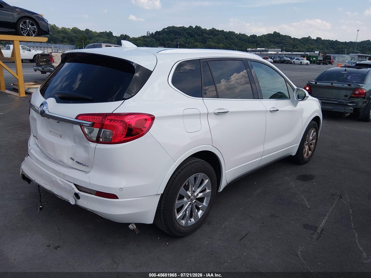 2017 BUICK ENVISION ESSENCE · 4/6
