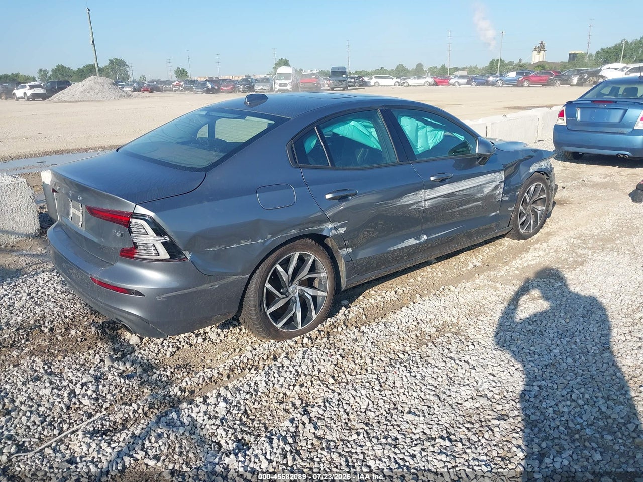2019 VOLVO S60 T6 MOMENTUM · 4/11