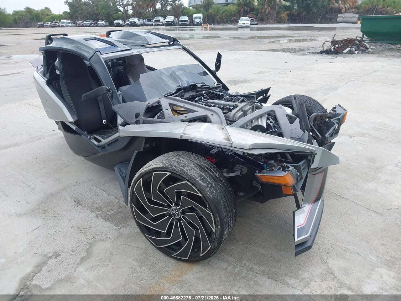 57XAARFA5H8****** · 2017 POLARIS SLINGSHOT SLR