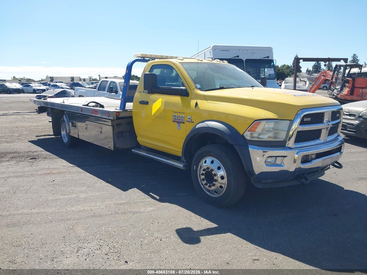 3C7WRMDL4GG****** · 2016 RAM 5500 CHASSIS TRADESMAN/SLT
