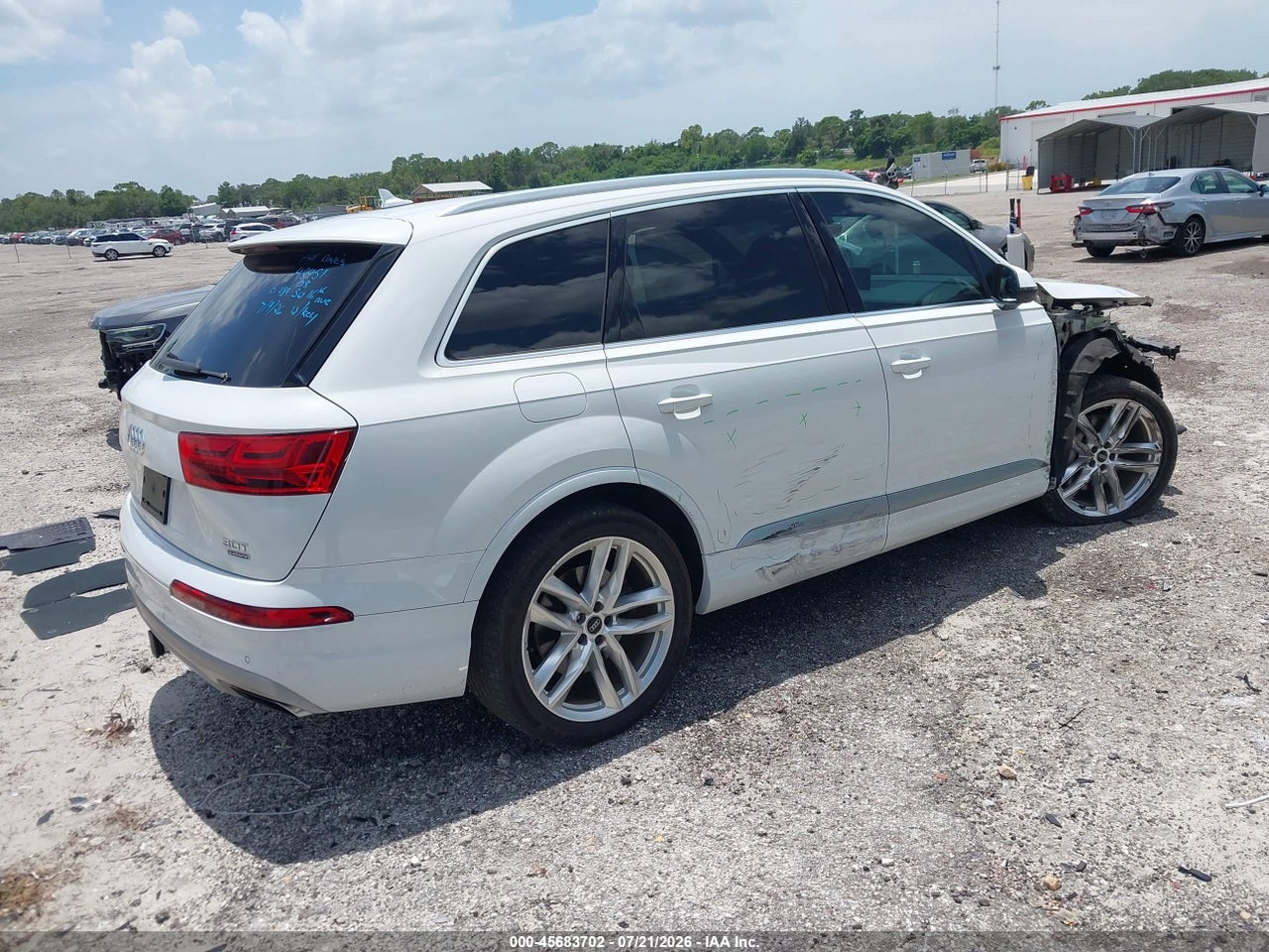 WA1VAAF76JD****** · 2018 AUDI Q7 3.0T PREMIUM · 4/11