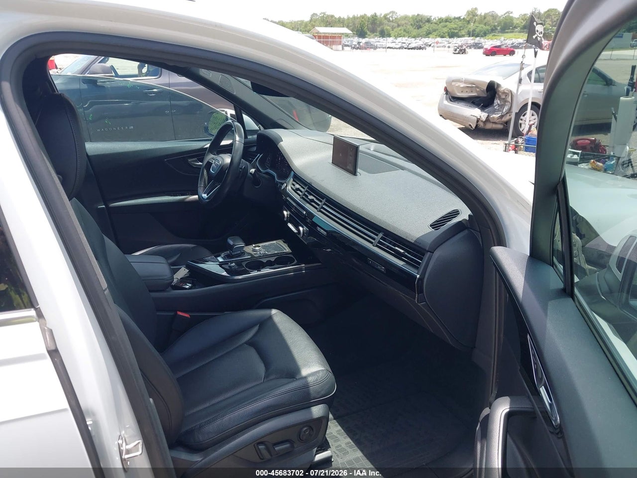 WA1VAAF76JD****** · 2018 AUDI Q7 3.0T PREMIUM · 5/11