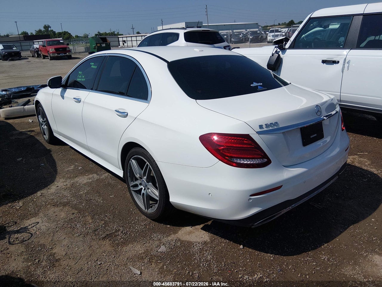 2017 MERCEDES-BENZ E 300 · 3/11