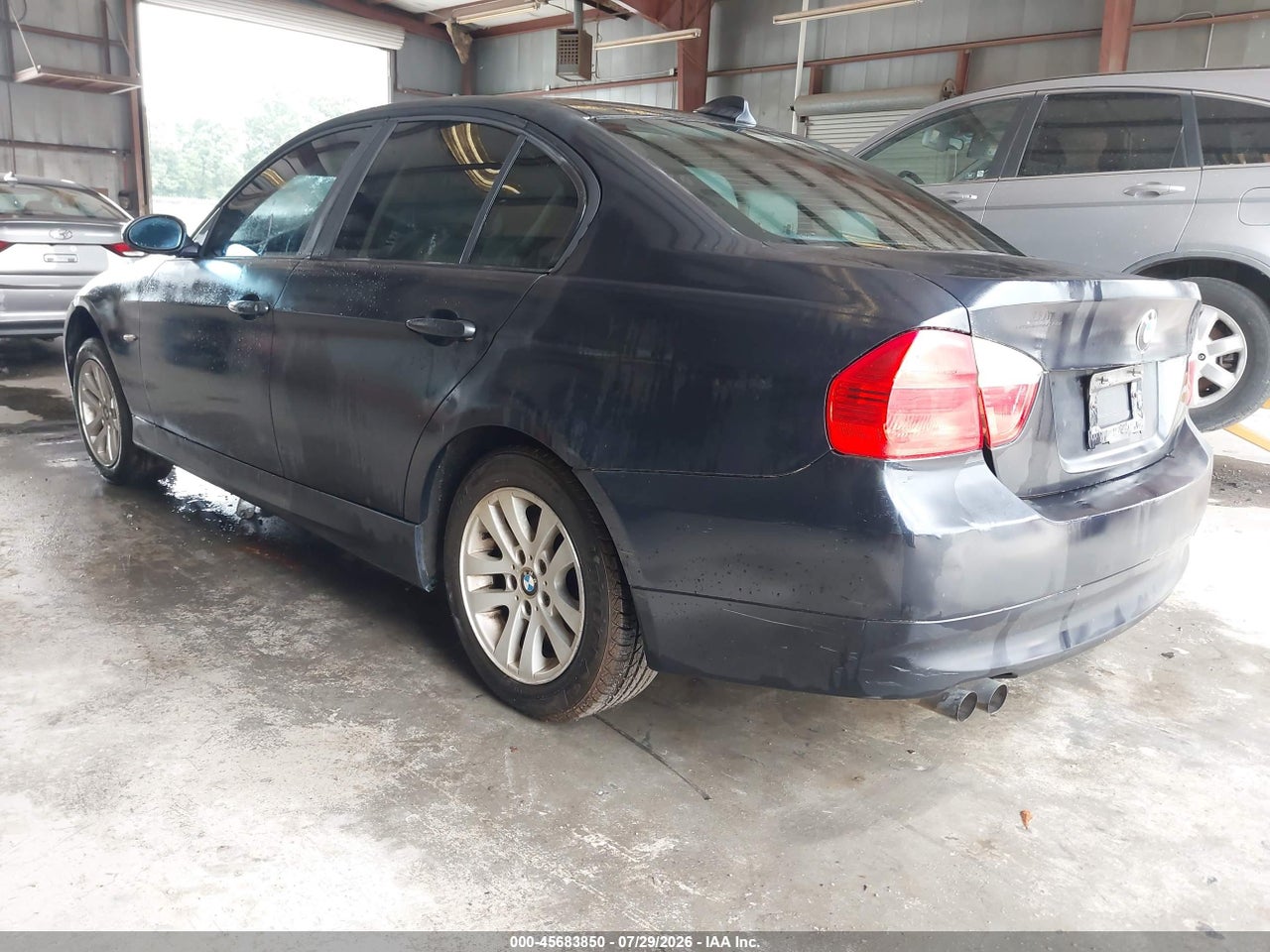 2006 BMW 325I   · 3/11