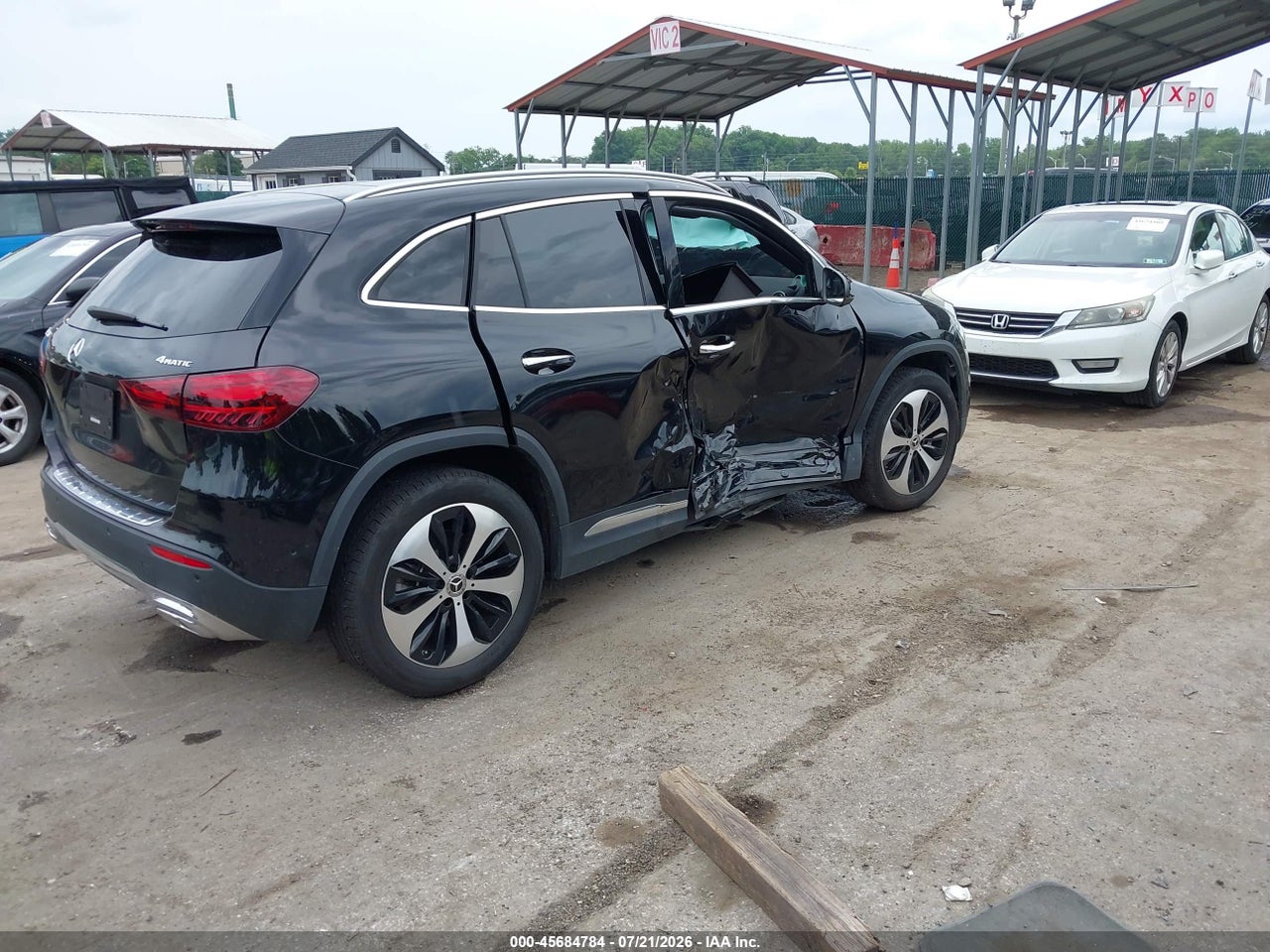 2026 MERCEDES-BENZ GLA 250 4MATIC · 4/11