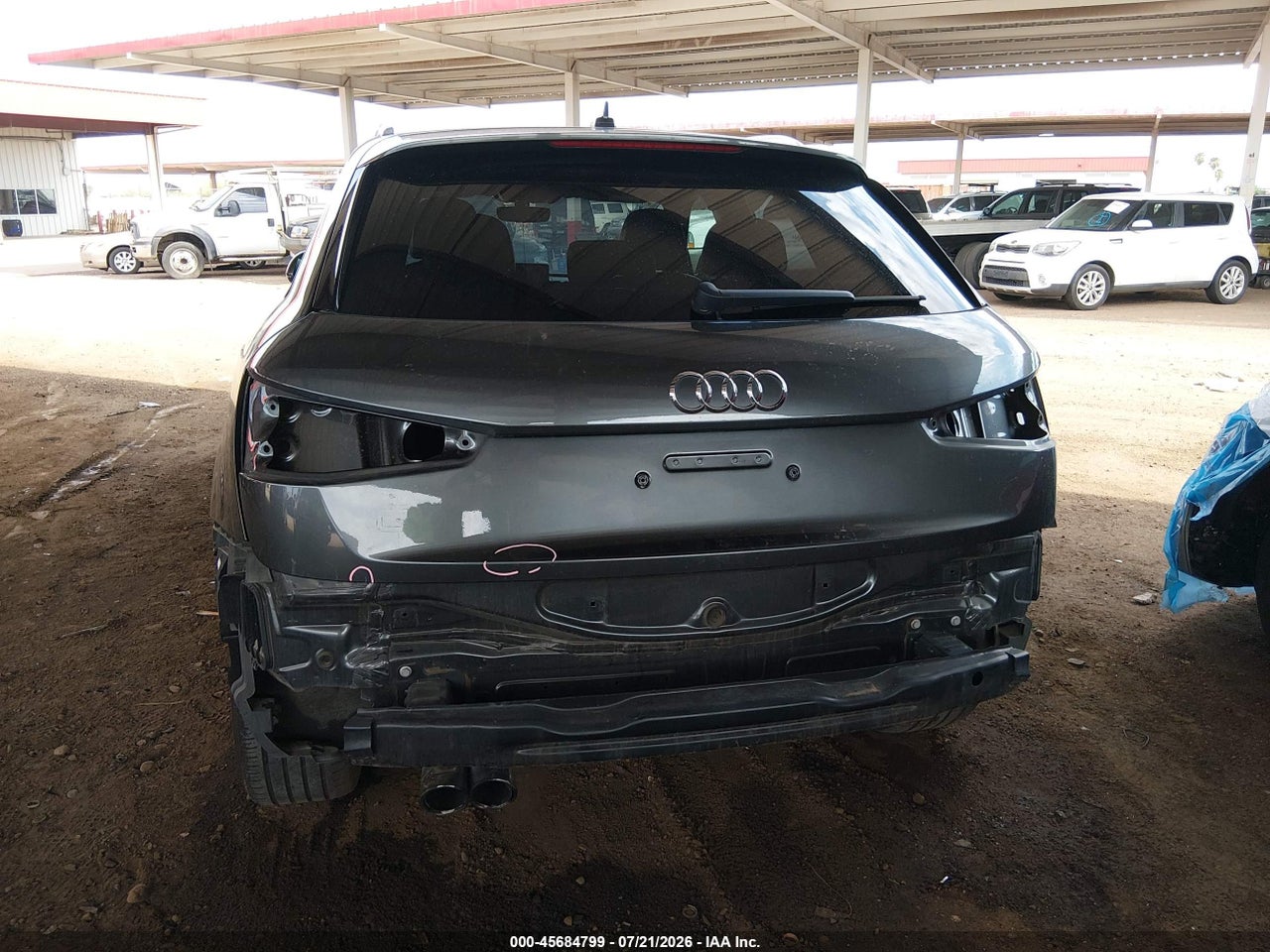2018 AUDI Q3 2.0T PREMIUM/2.0T SPORT PREMIUM · 6/11