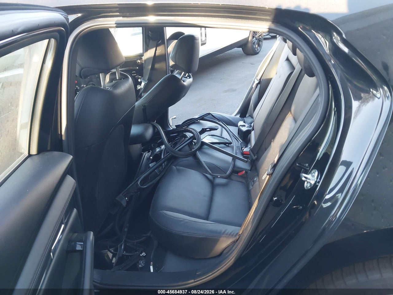 JM1BPAJM9K1****** · 2019 MAZDA MAZDA3   · 8/11