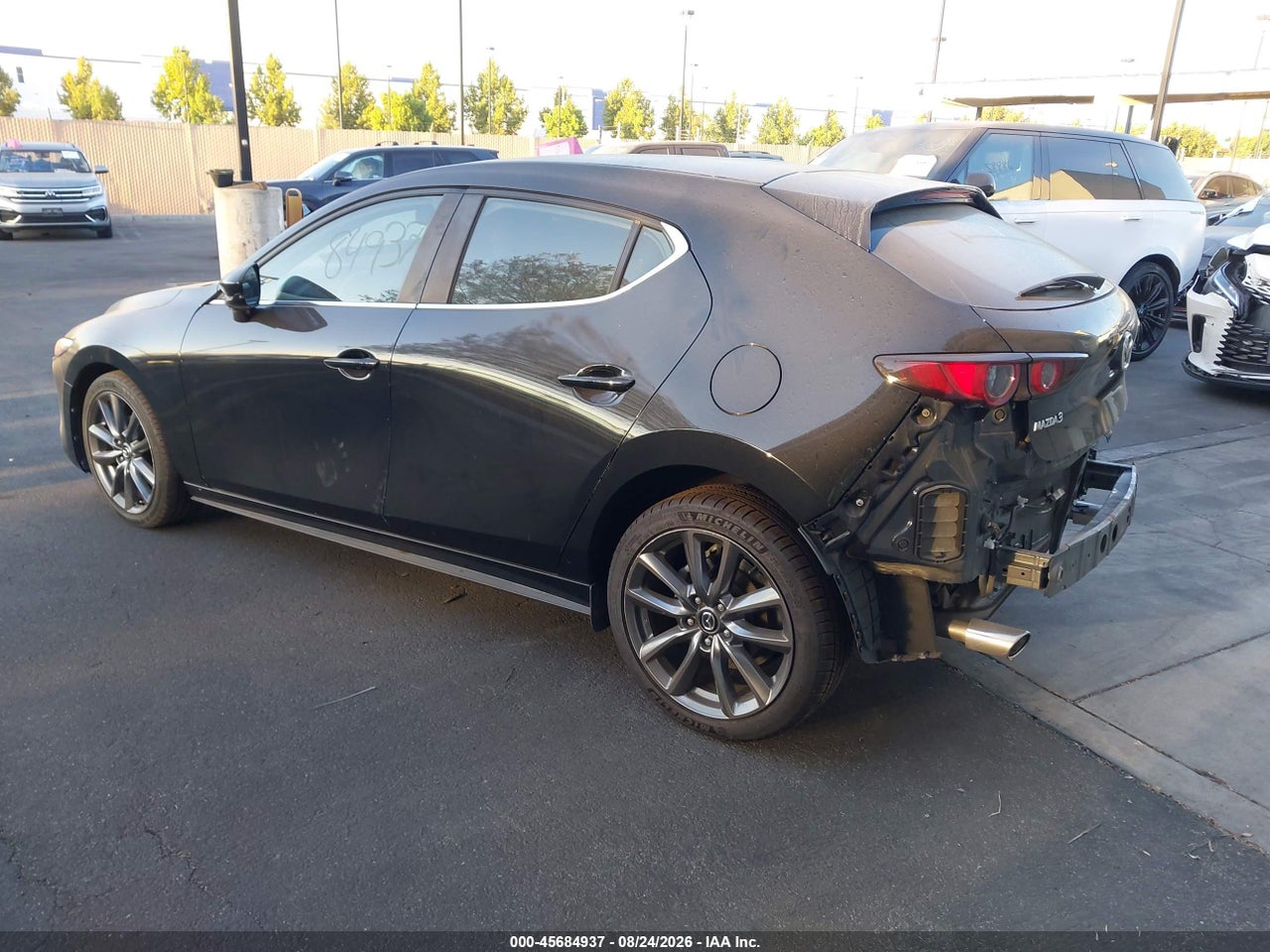 JM1BPAJM9K1****** · 2019 MAZDA MAZDA3   · 3/11