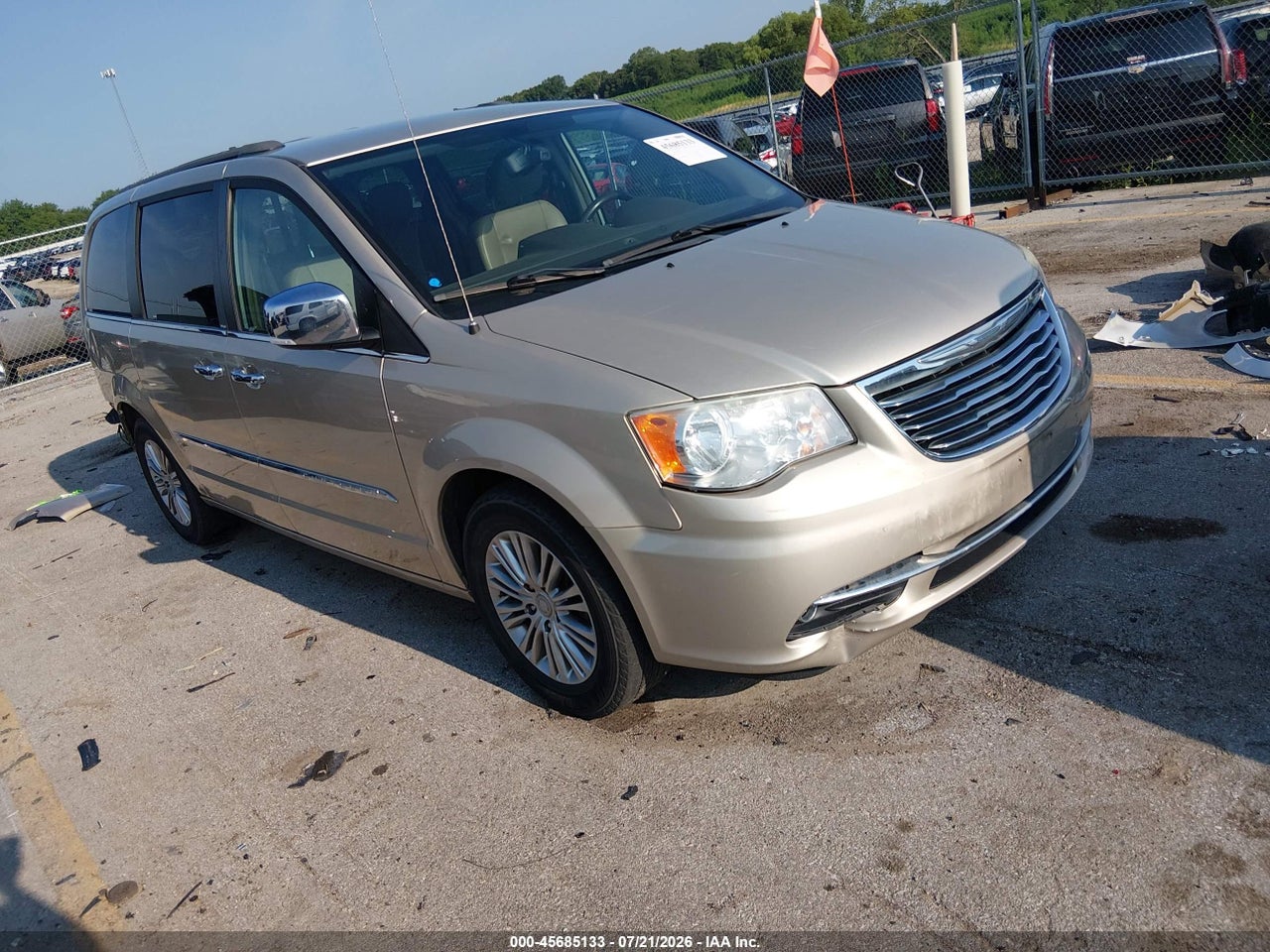 2C4RC1CG4DR****** · 2013 CHRYSLER TOWN &amp; COUNTRY TOURING-L