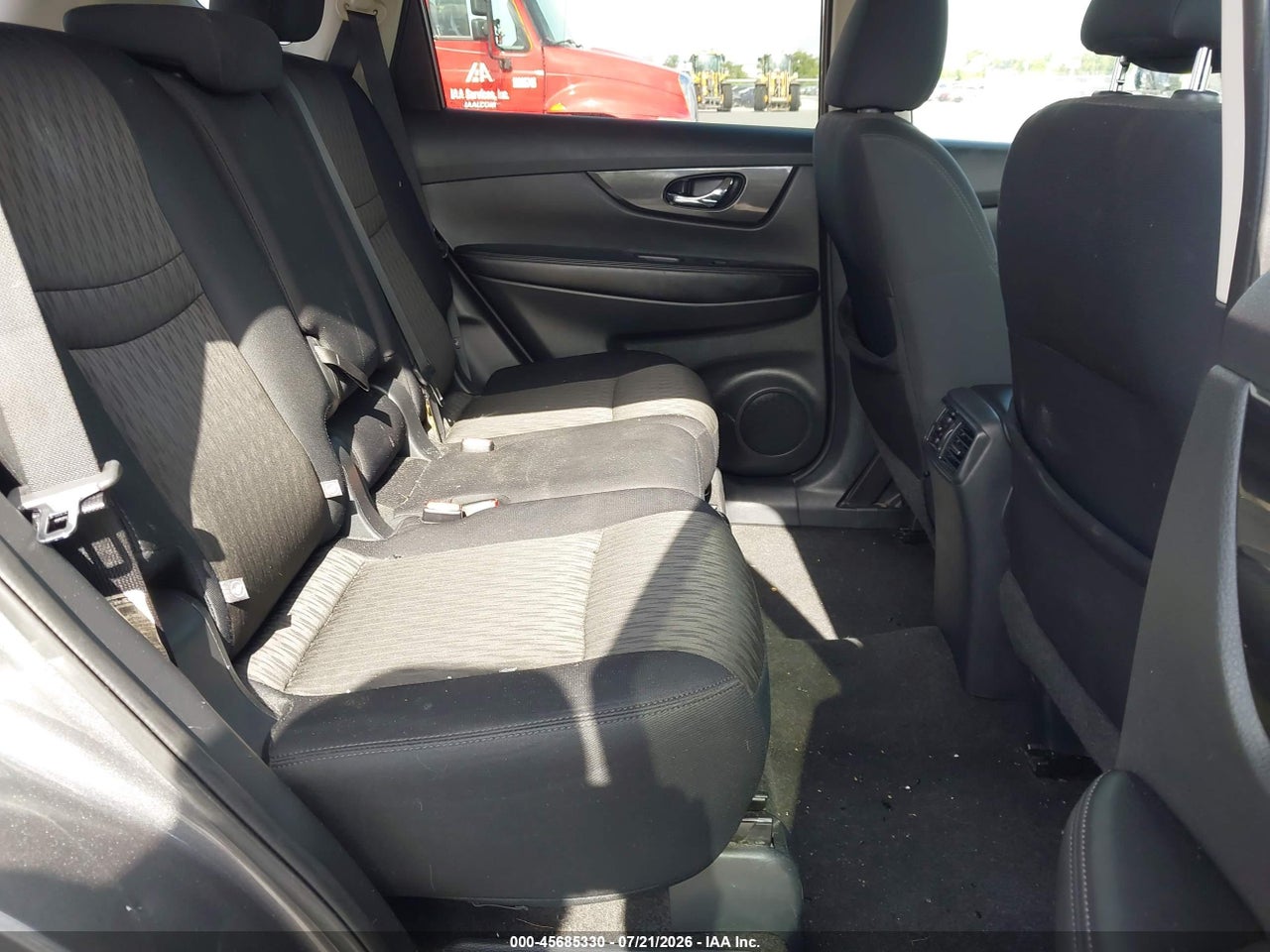 5N1AT2MV2HC****** · 2017 NISSAN ROGUE SV · 8/11