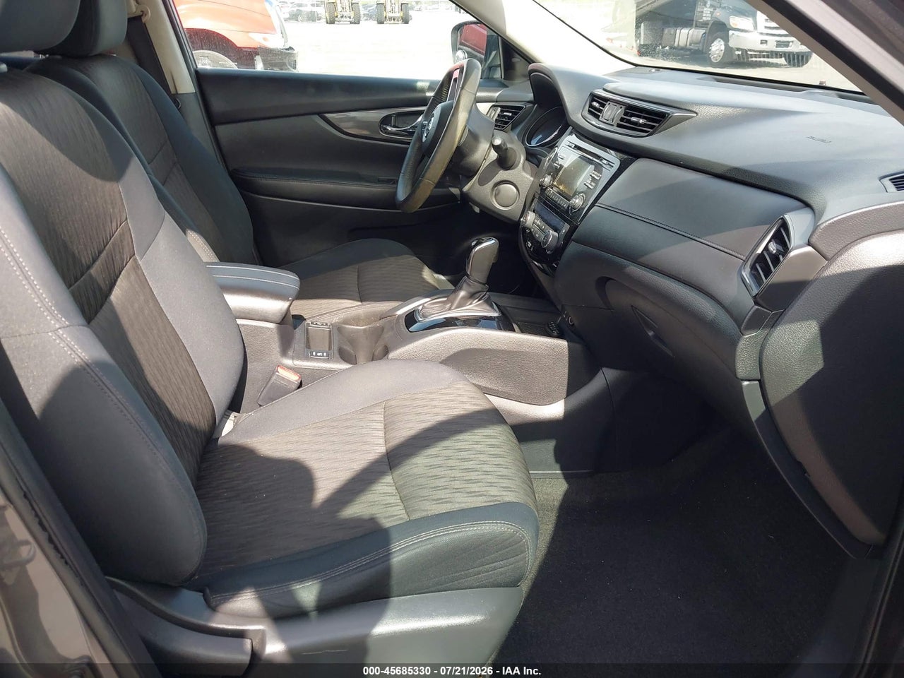 5N1AT2MV2HC****** · 2017 NISSAN ROGUE SV · 5/11