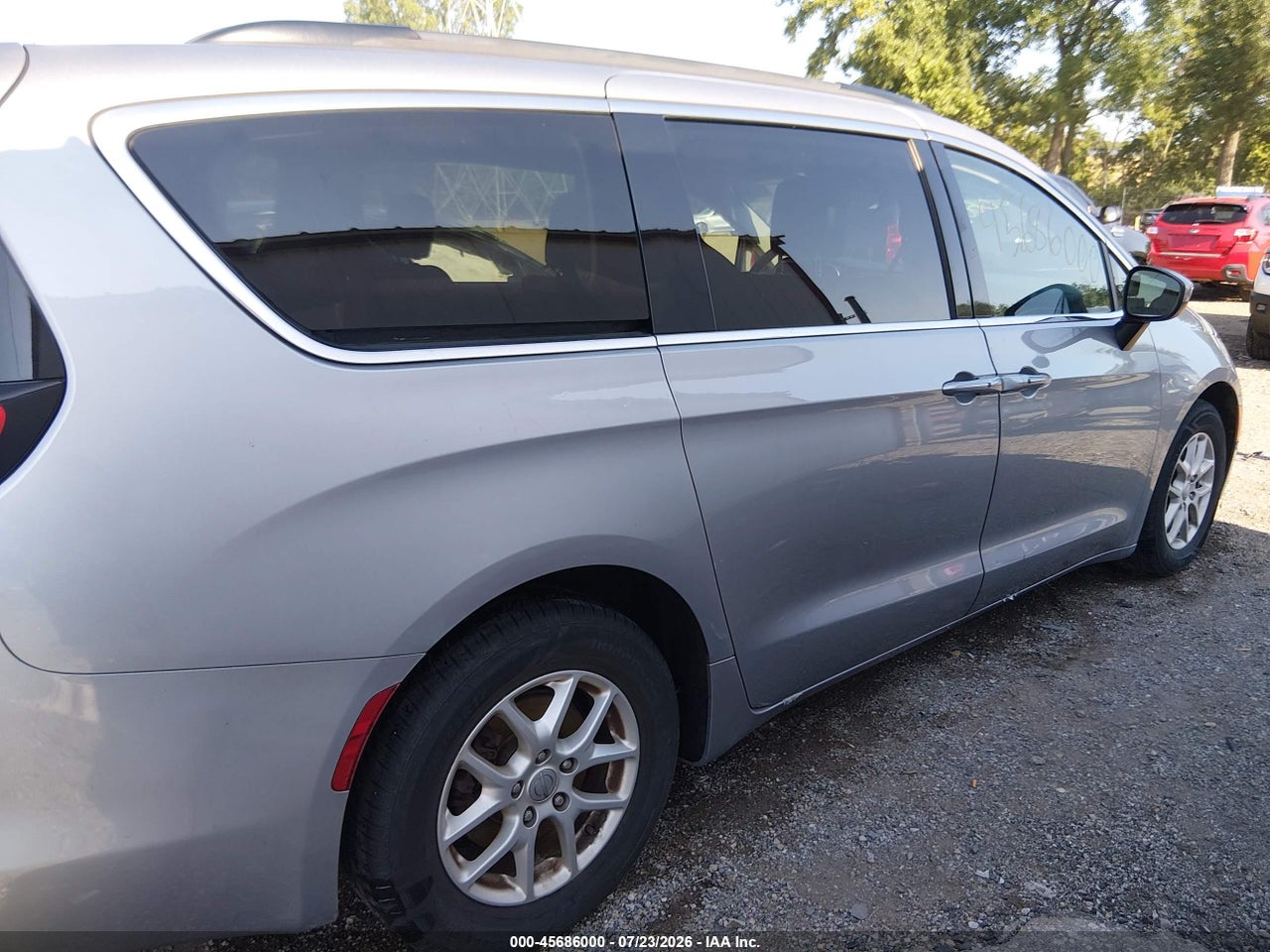 2020 CHRYSLER VOYAGER LXI · 6/11