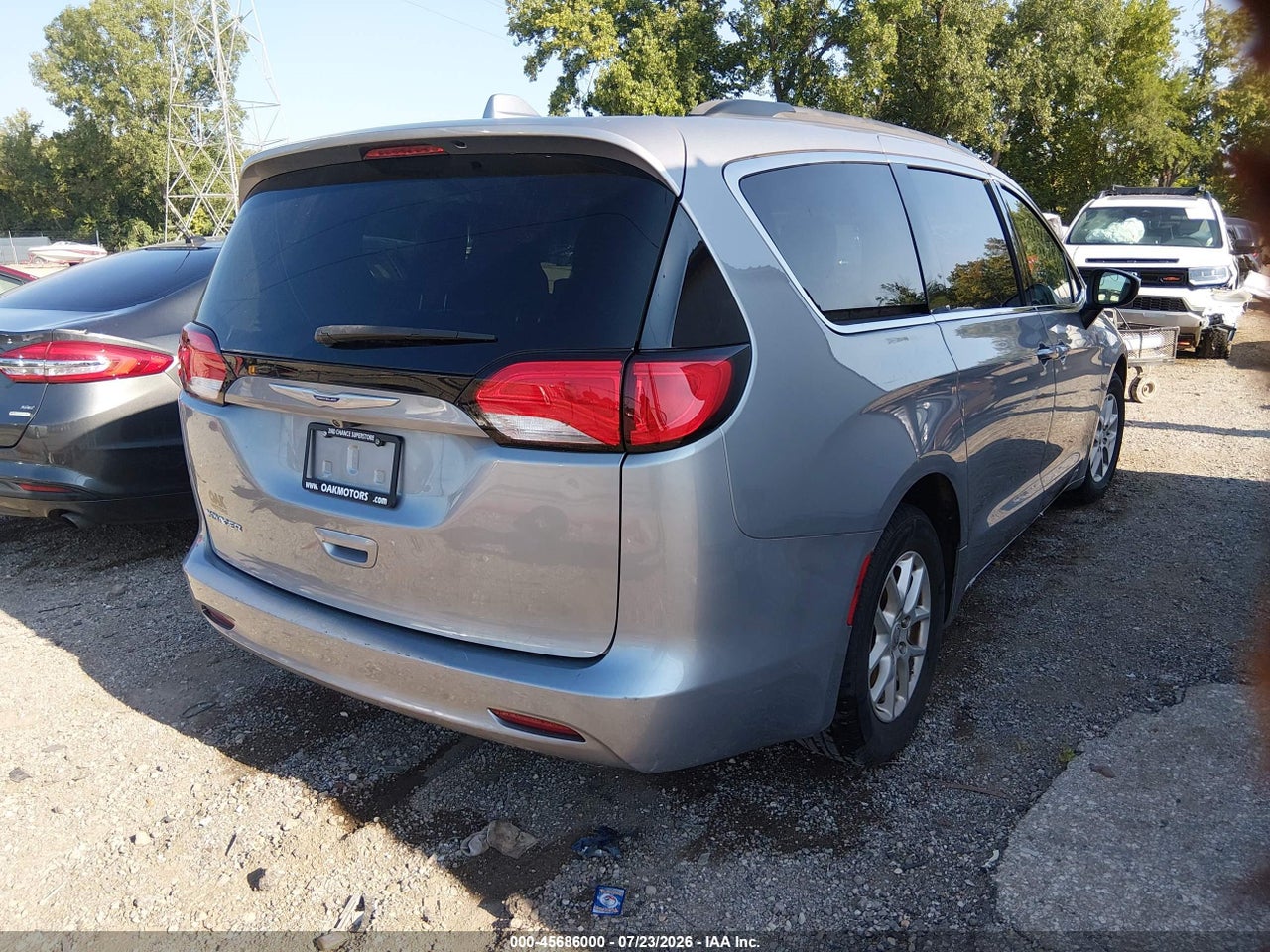 2020 CHRYSLER VOYAGER LXI · 4/11