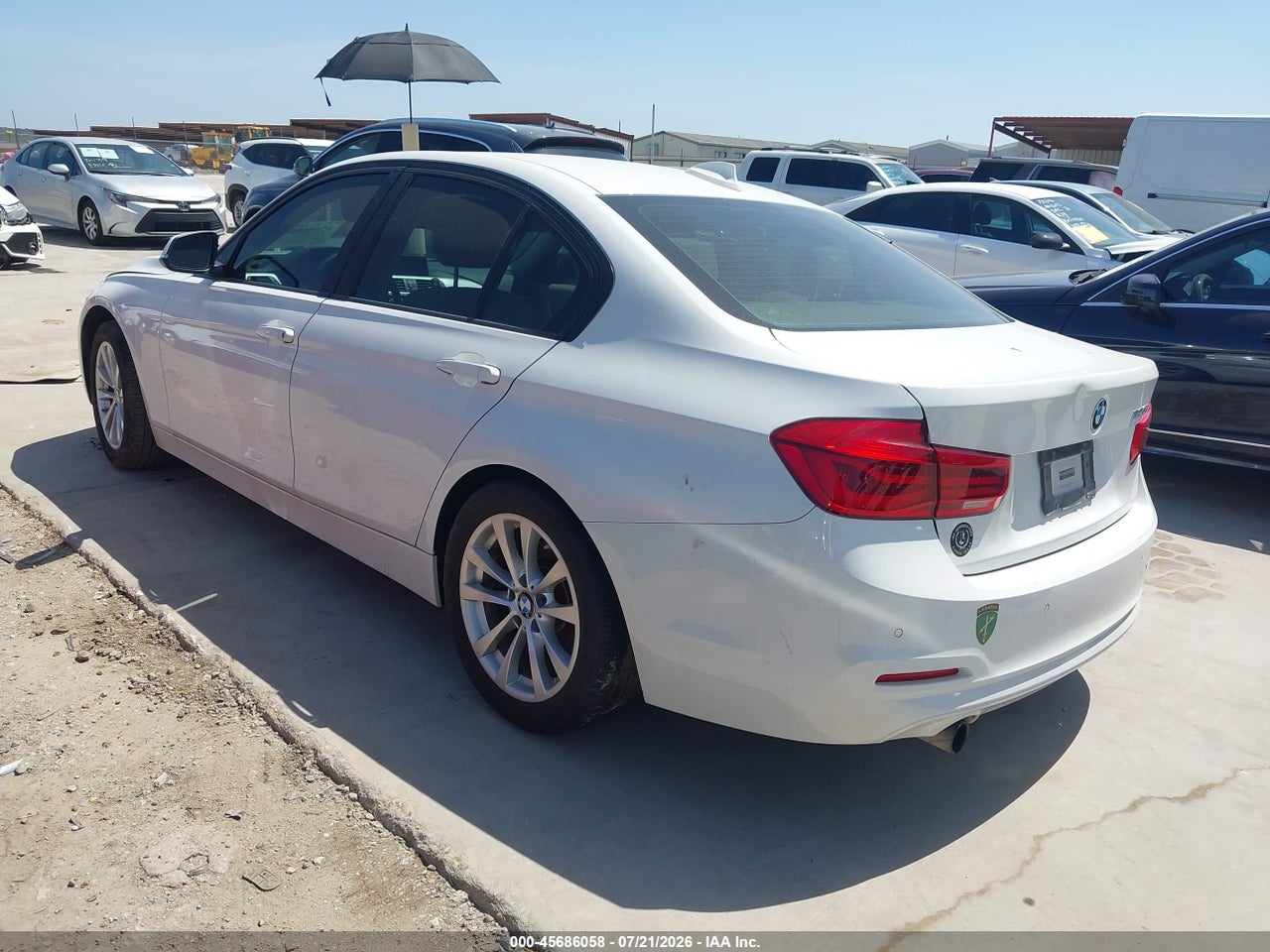 2016 BMW 320I   · 3/11