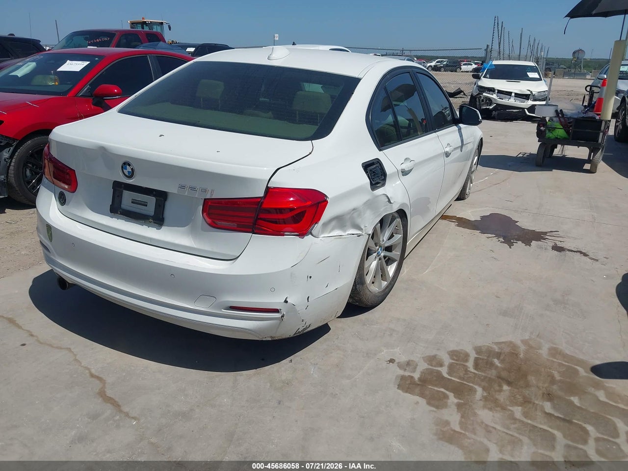 2016 BMW 320I   · 4/11