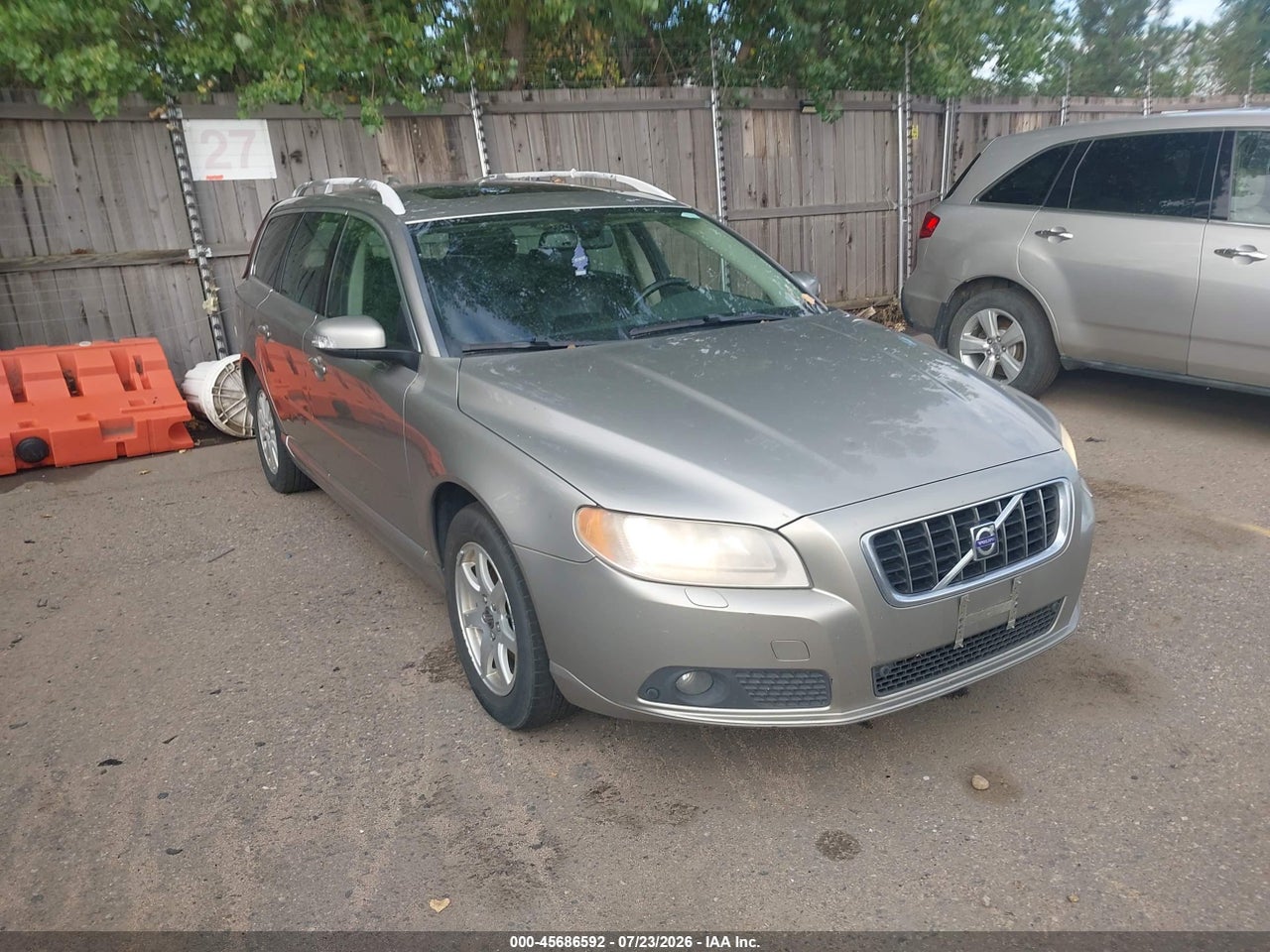 YV1BW982X81****** · 2008 VOLVO V70 3.2