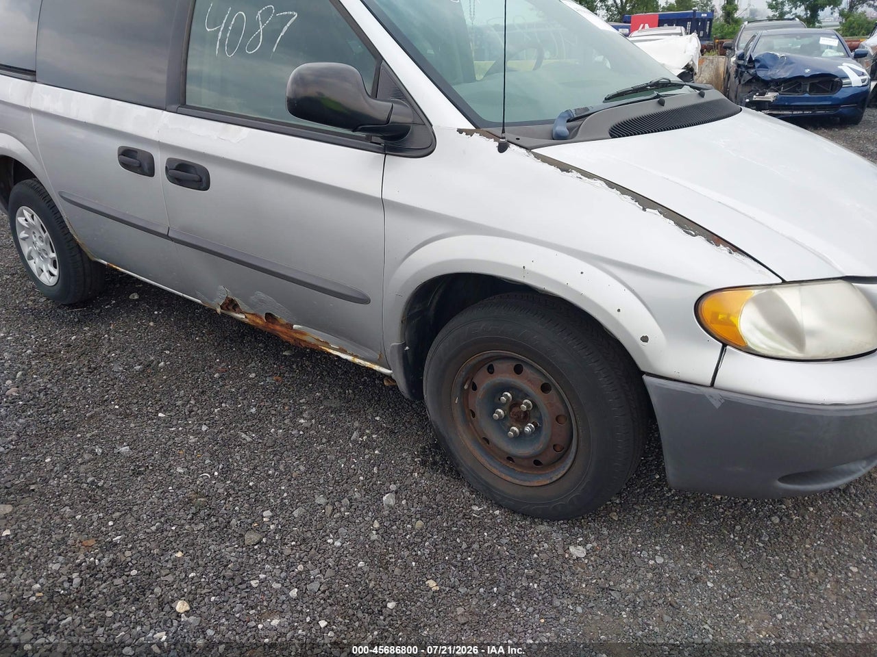 2002 CHRYSLER VOYAGER · 6/11