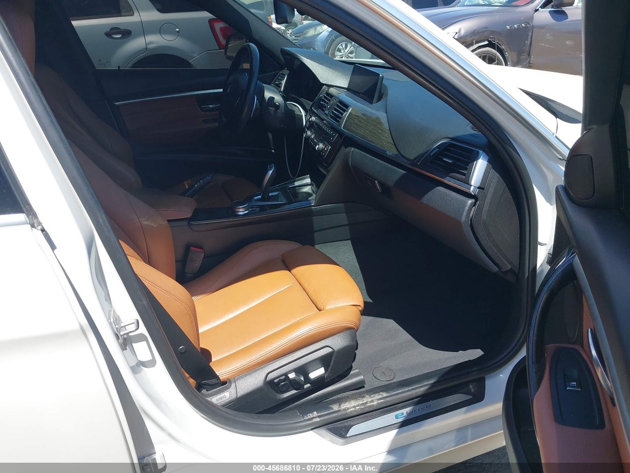 2017 BMW 330E IPERFORMANCE · 5/11