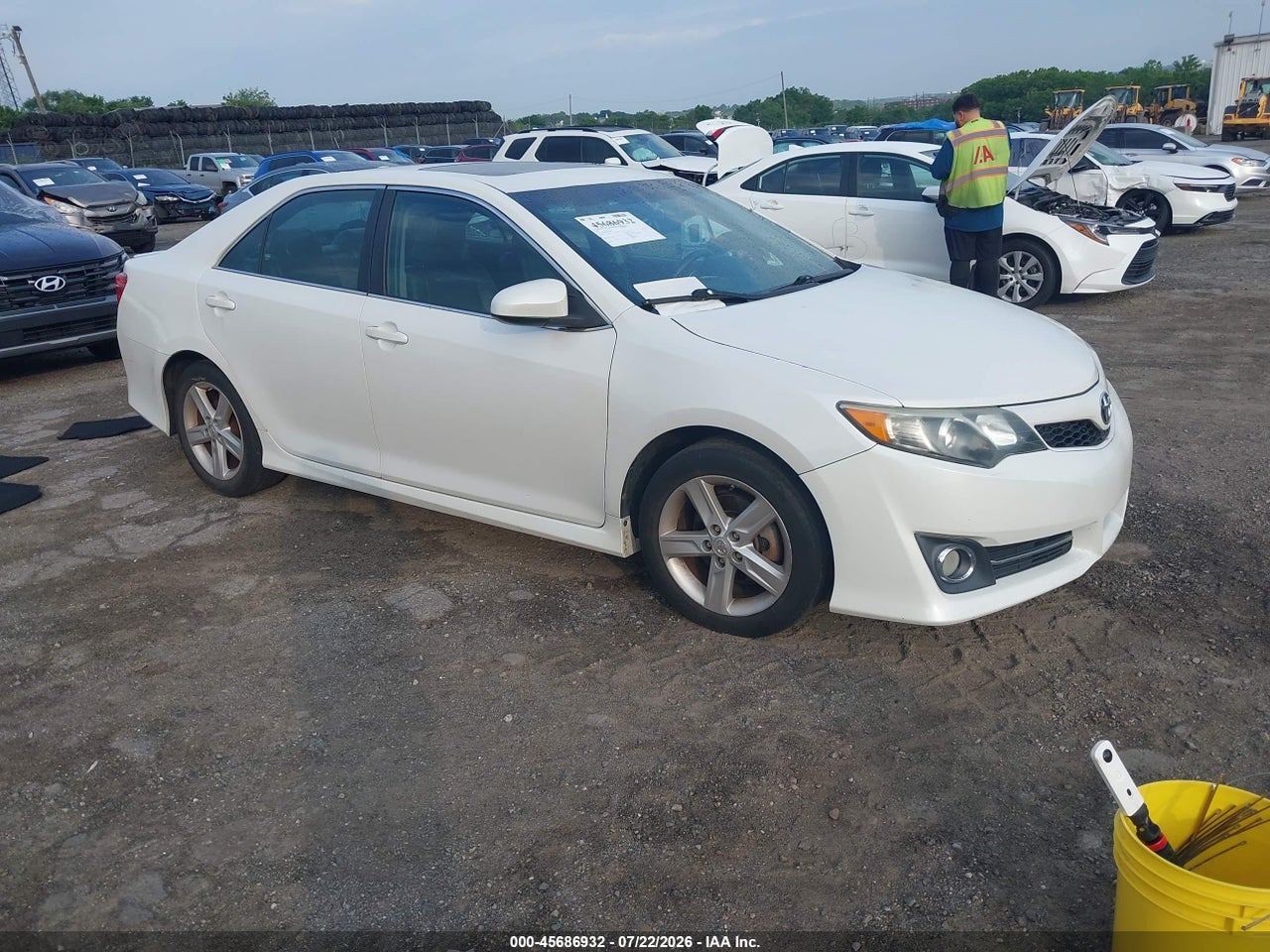 4T1BF1FK5EU****** · 2014 TOYOTA CAMRY SE