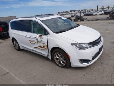 2C4RC1GG8HR****** · 2017 CHRYSLER PACIFICA LIMITED