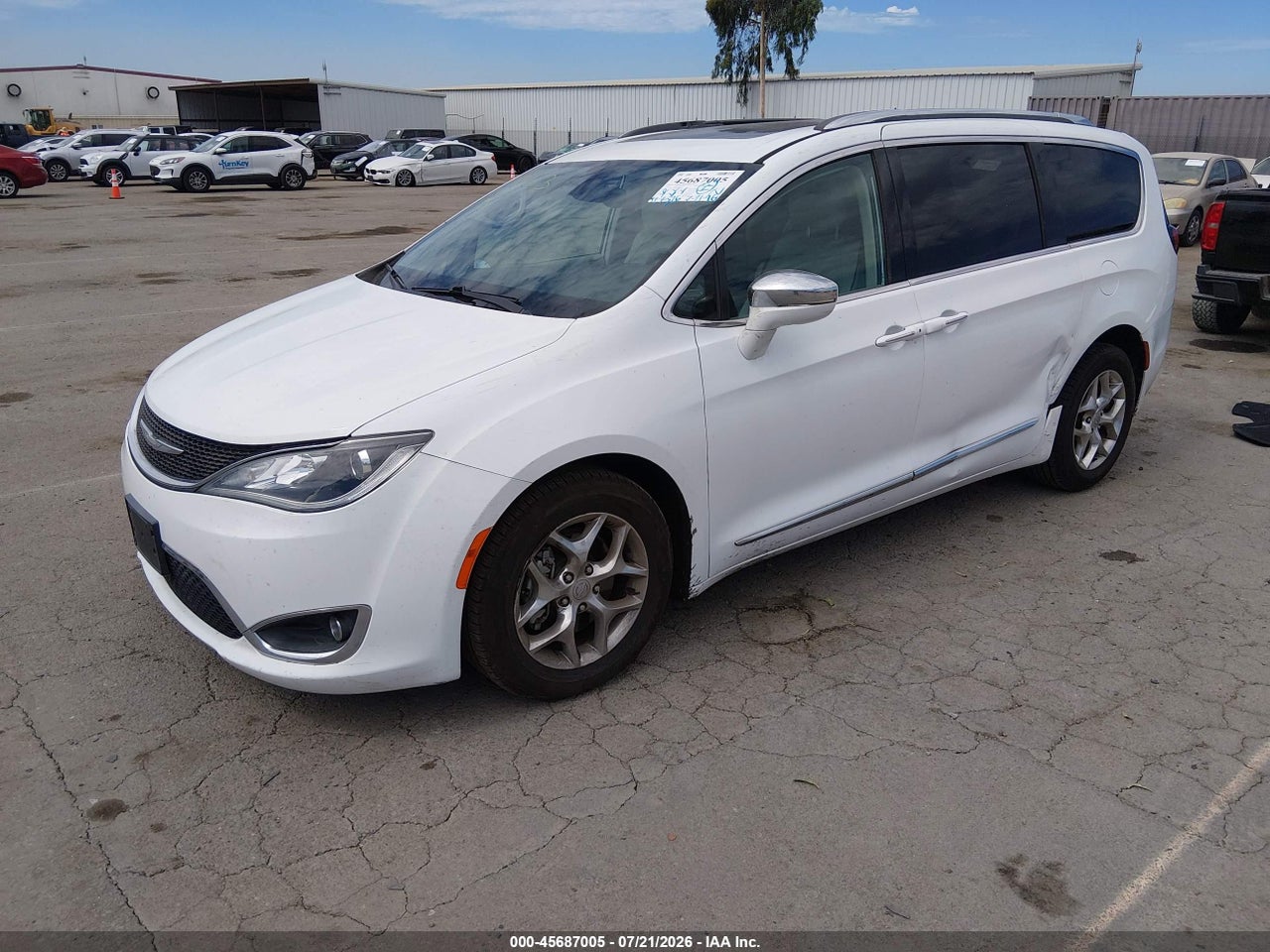 2017 CHRYSLER PACIFICA LIMITED · 2/11