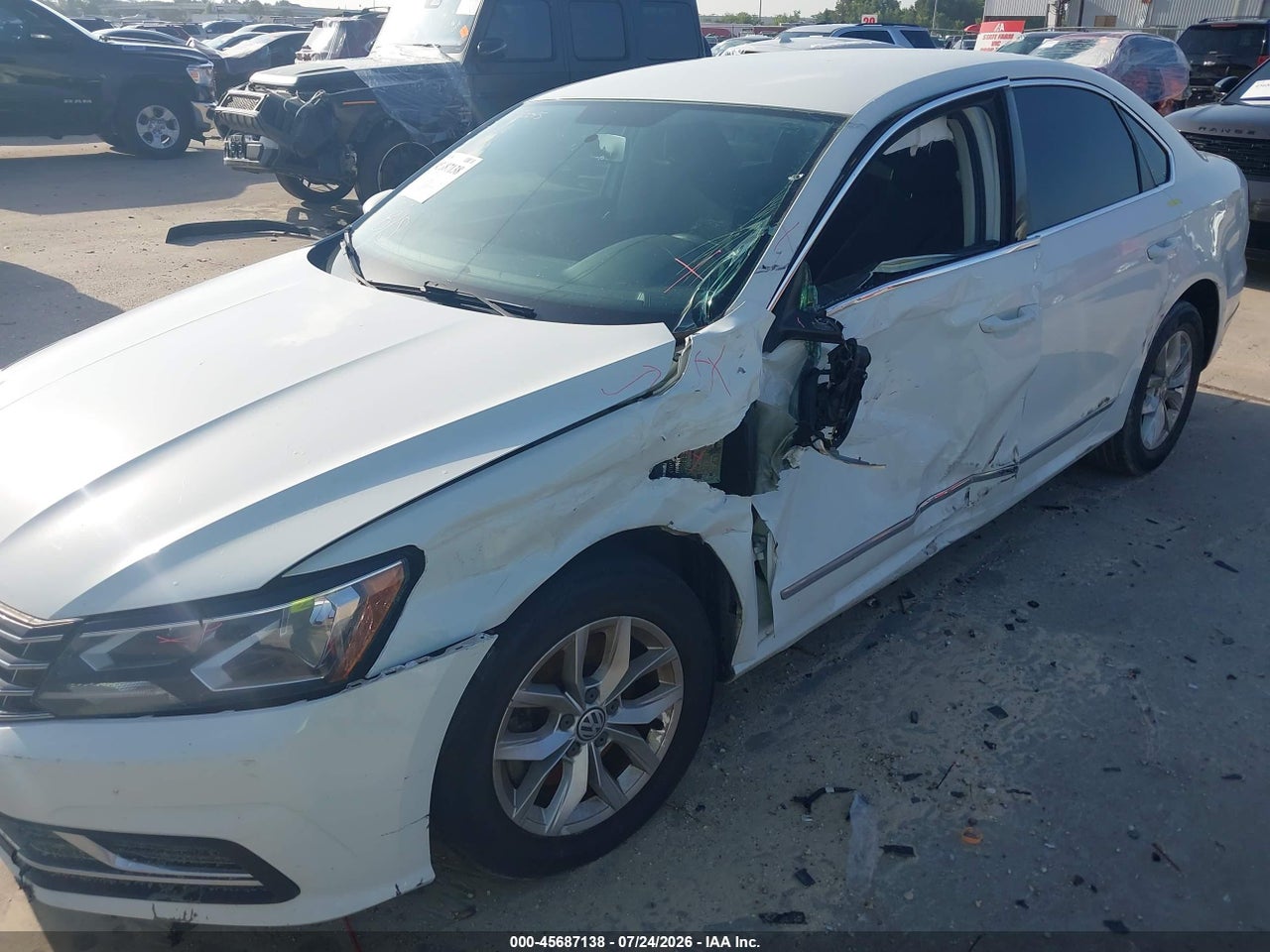 2016 VOLKSWAGEN PASSAT 1.8T S · 6/11