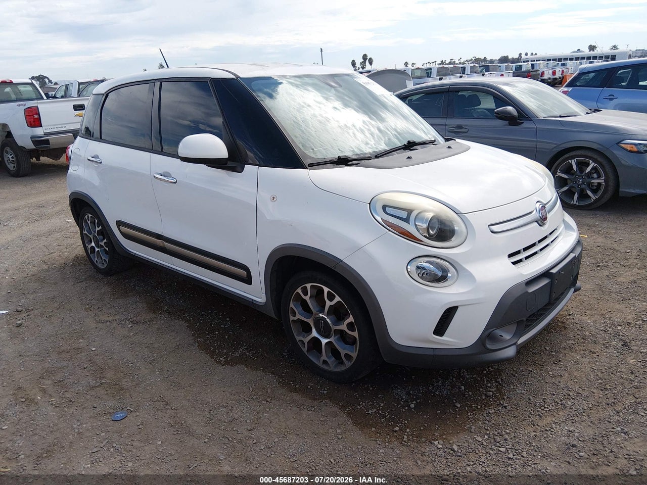 ZFBCFADH7EZ****** · 2014 FIAT 500L TREKKING