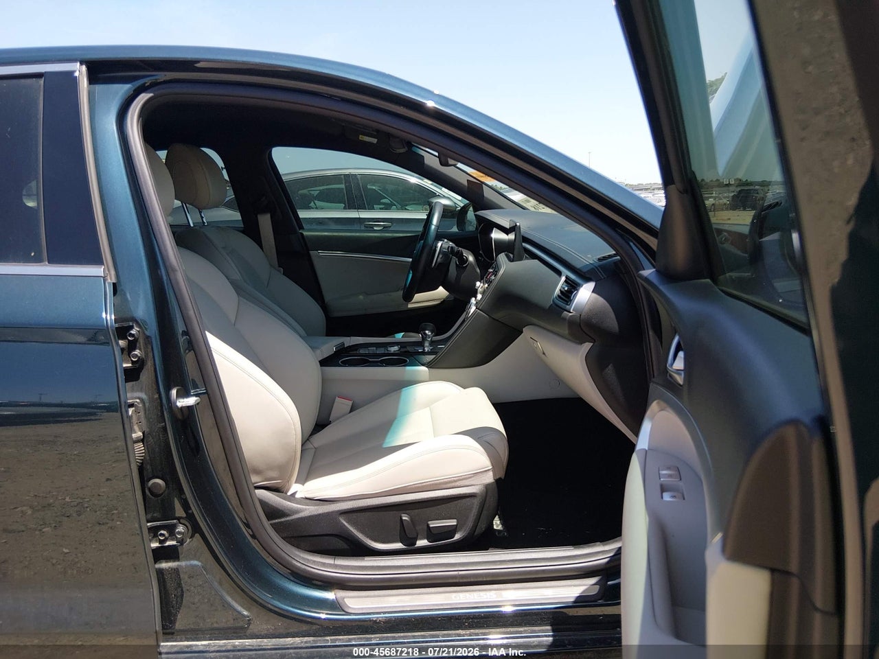 2023 GENESIS G70 2.0T RWD · 5/11