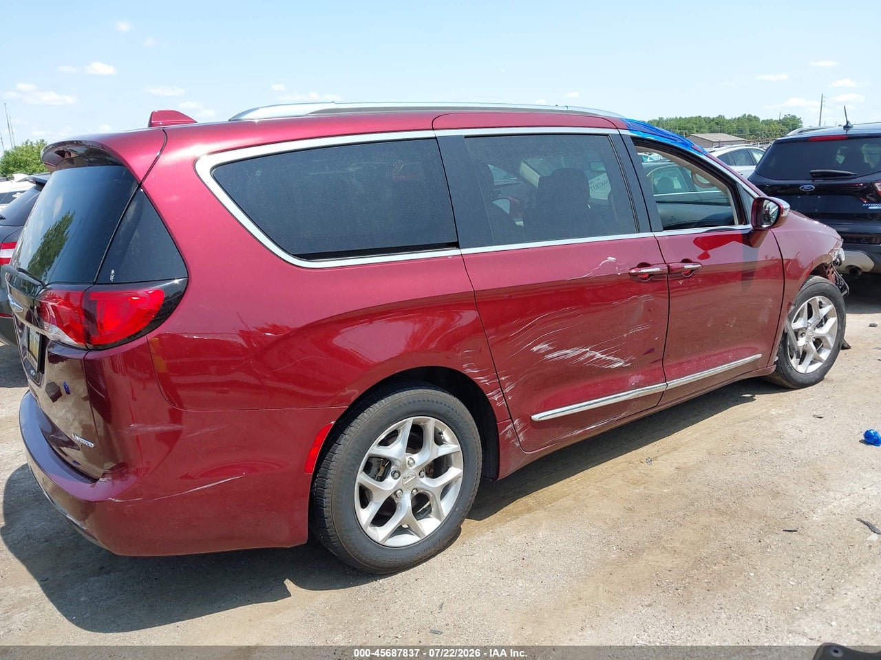 2019 CHRYSLER PACIFICA LIMITED · 4/11