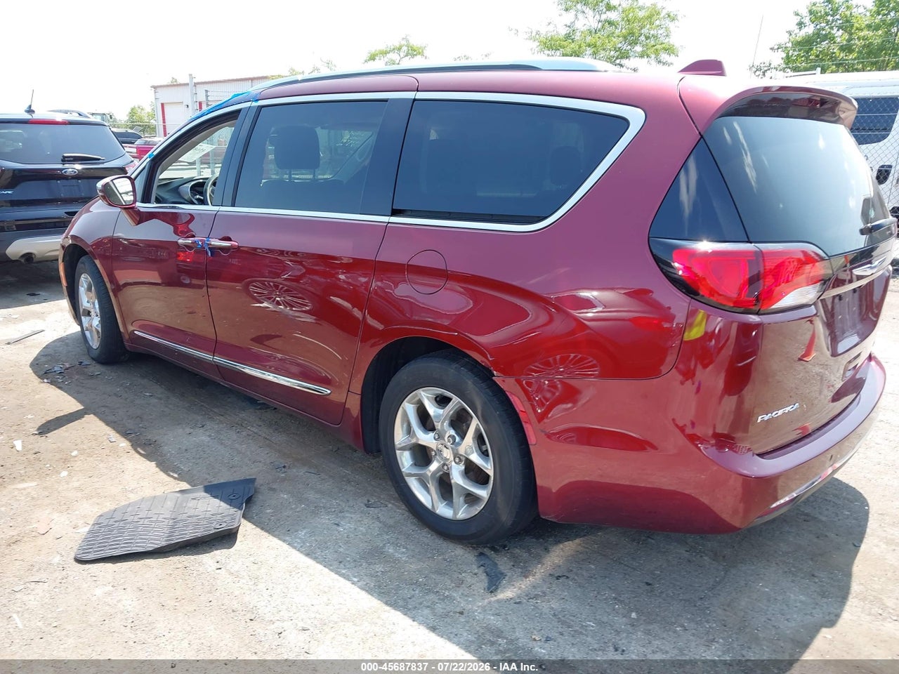2019 CHRYSLER PACIFICA LIMITED · 3/11