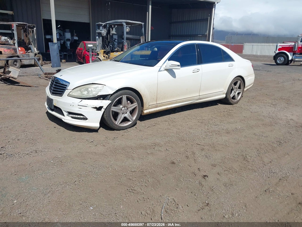 2011 MERCEDES-BENZ S 550 · 2/11