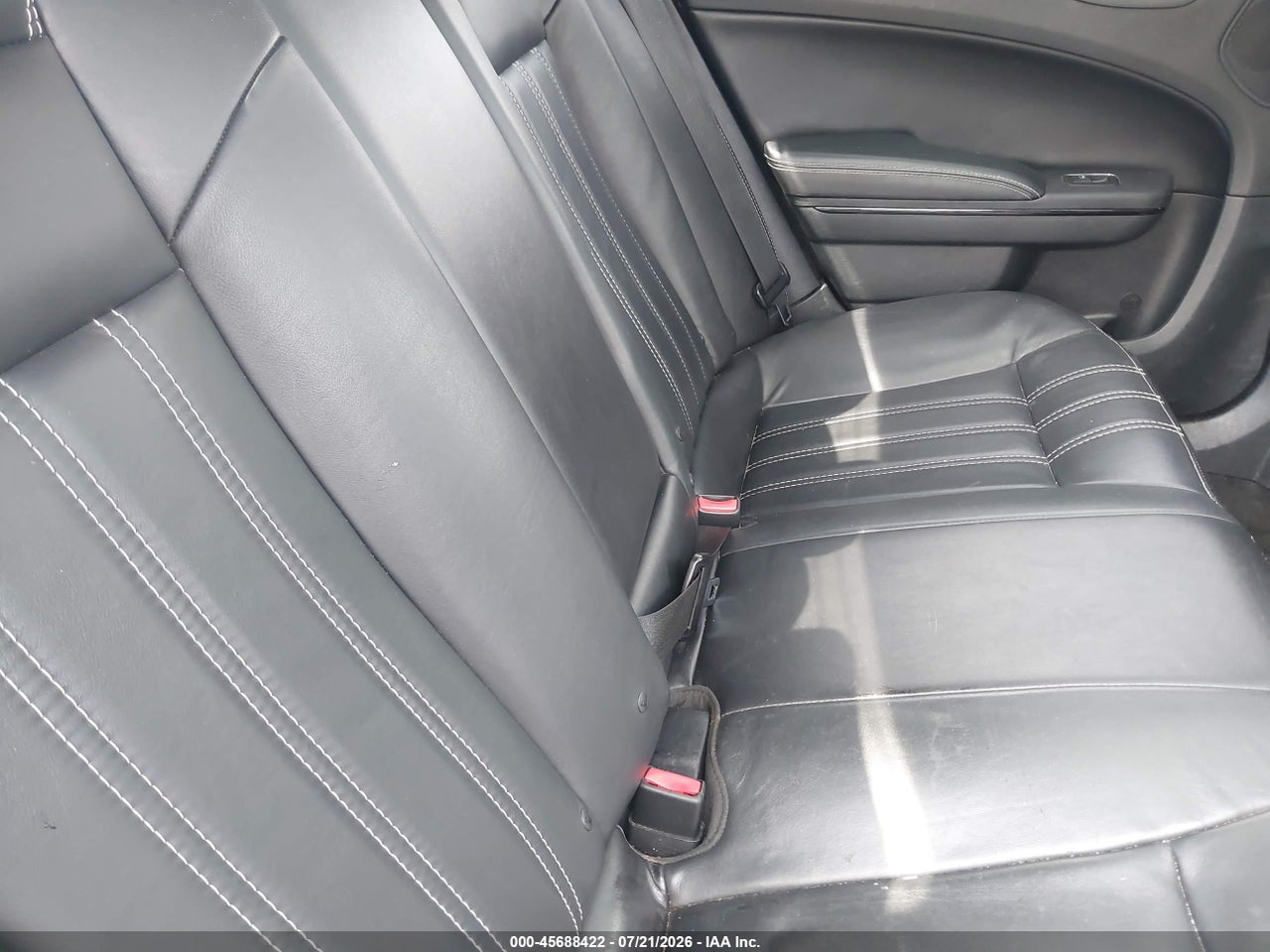 2C3CCAGG2FH****** · 2015 CHRYSLER 300   · 8/11