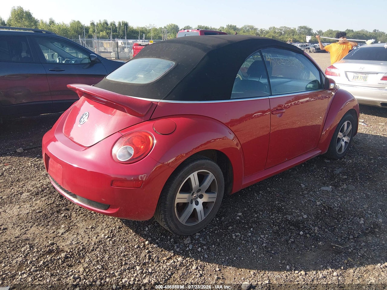 2006 VOLKSWAGEN NEW BEETLE 2.5 · 4/11